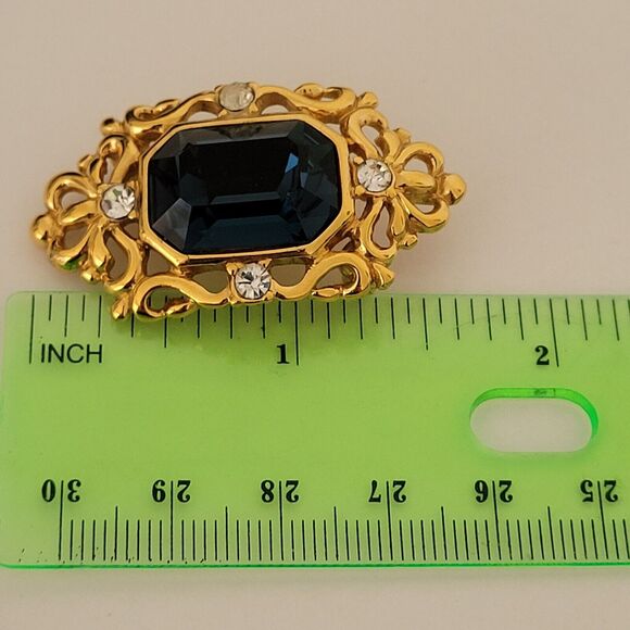 Monet Gold Tone Victorian Retro Style Blue Glass Clear Crystal Brooch Pin 1,5" - Picture 7 of 7
